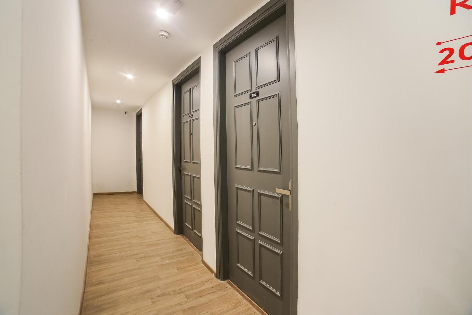 古尔冈 Super Townhouse Near Appu Ghar酒店 外观 照片